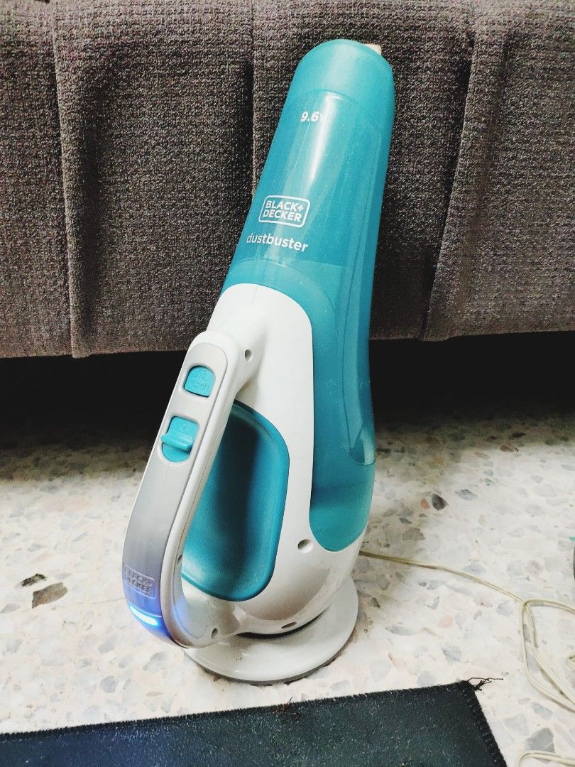 https://media.karousell.com/media/photos/products/2023/6/21/black_decker_dustbuster_wet_an_1687377143_f52a4715_progressive.jpg