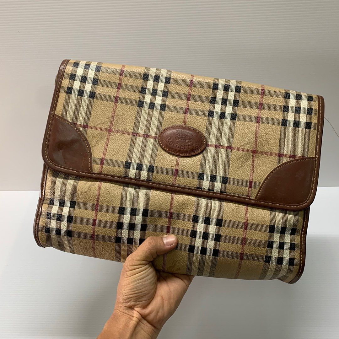 Authentic Burberry Nova Check Pochette Bag, Luxury, Bags & Wallets on  Carousell