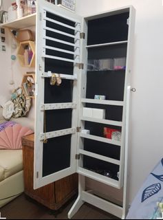 (Category: ) located in . Submitted by hellodear.me (Listing ID 1238665768, Image 1). Description: .