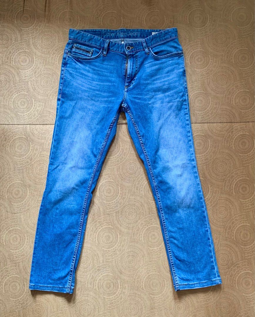 khaki Hollister jeans (waist size: 31), Men's Fashion, Bottoms, Jeans on  Carousell