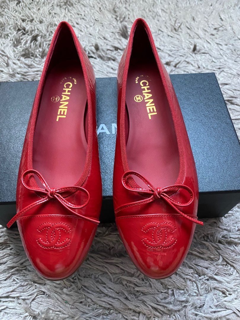 Red chanel ballet flats deals