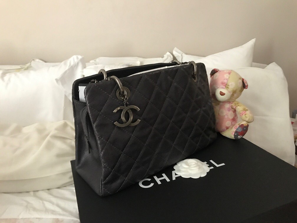 Chanel tote in very dark grey Cavier leather, Luxury, Bags