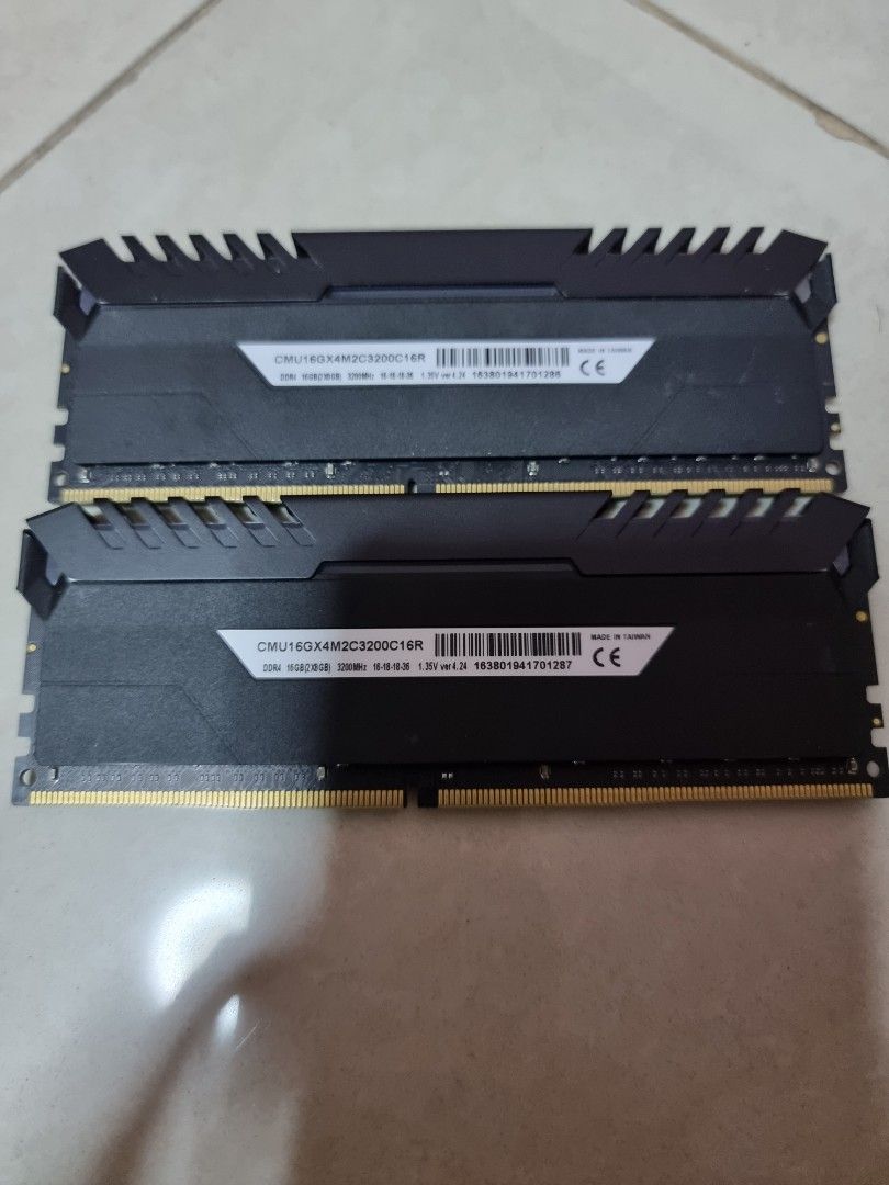 Corsair Vengeance LED Red 16GB 2 8GB 3200Mhz