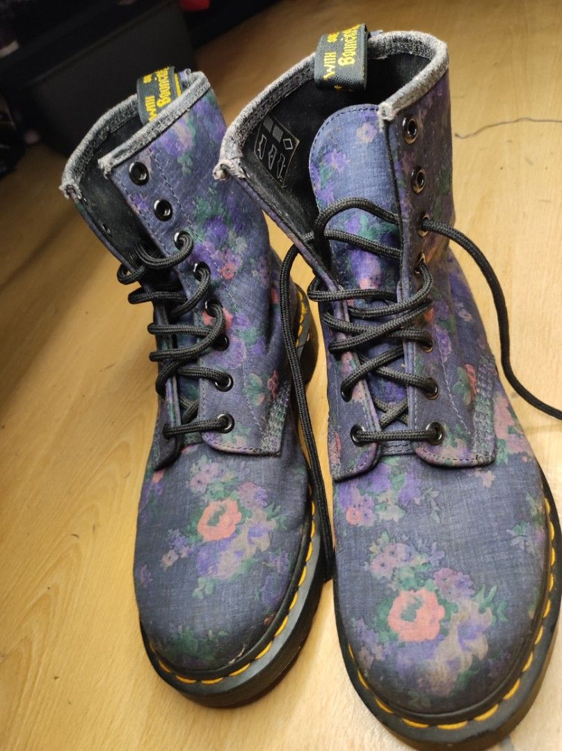 Dr.Martens Women s Fashion Footwear Boots on Carousell