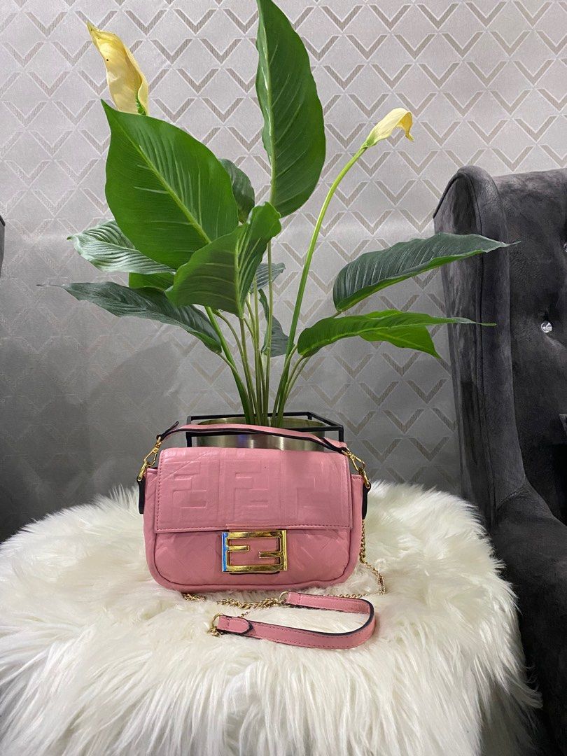 Mini fendi top baguette