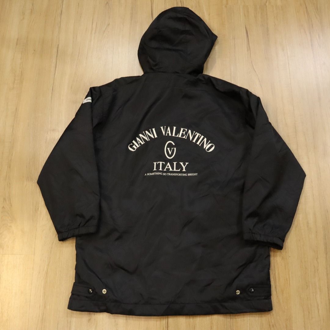 Moncler hot sale valentino windbreaker