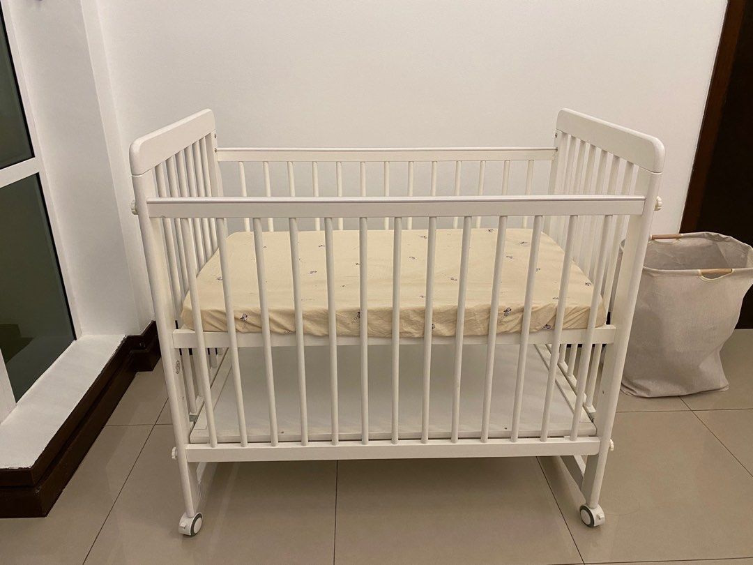 Small size baby cot best sale