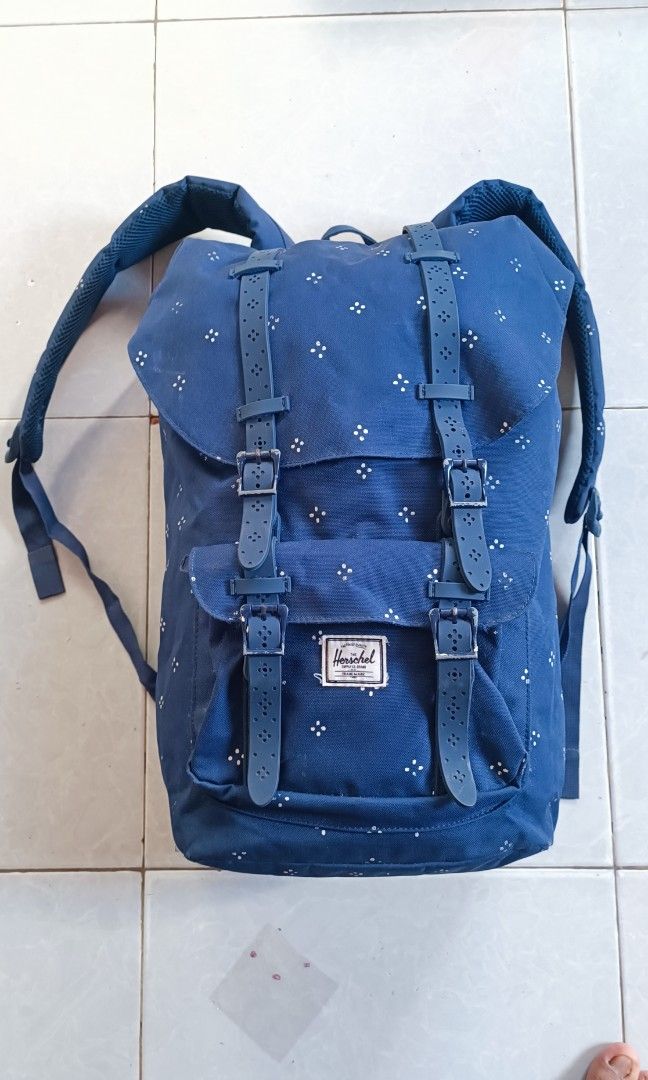 Herschel Little America on Carousell