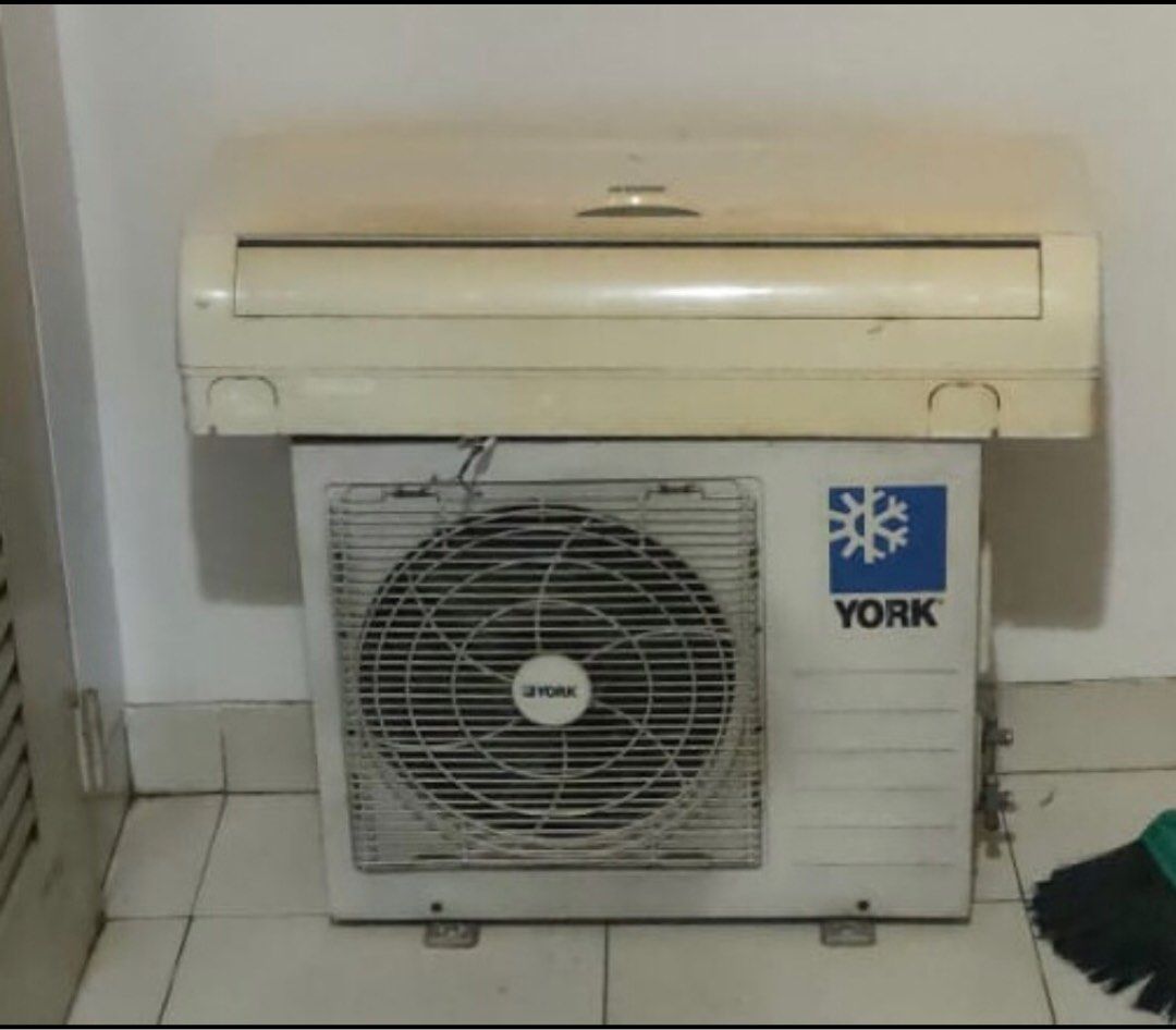 Jual AC bekas, Perabotan Rumah di Carousell