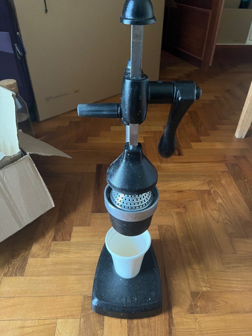Kalsi Hand pressed Juicer, TV & Home Appliances, Kitchen Appliances