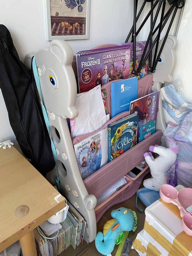 Kids bookshelf