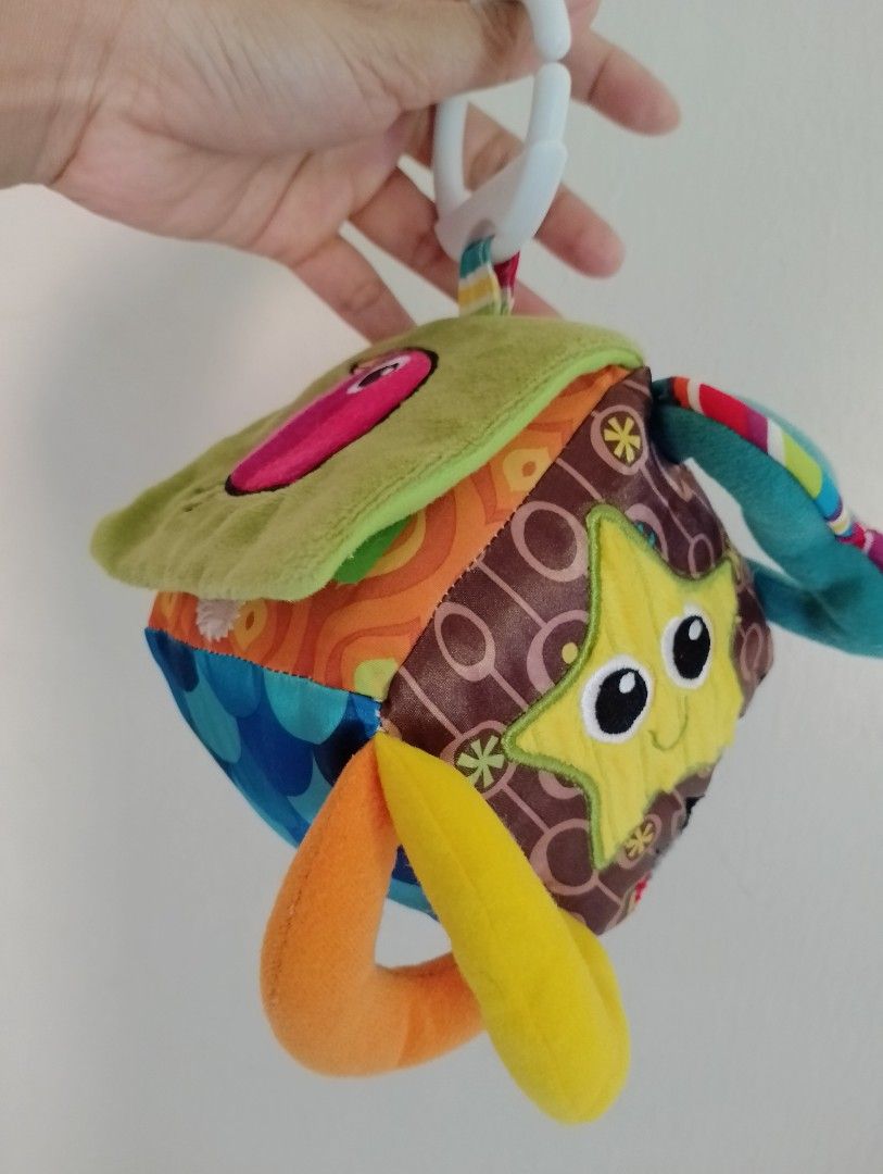 Lamaze 2025 clutch cube