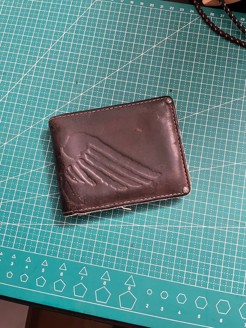 Leather fossil wallet, Men's Fashion, Watches & Accessories, Wallets