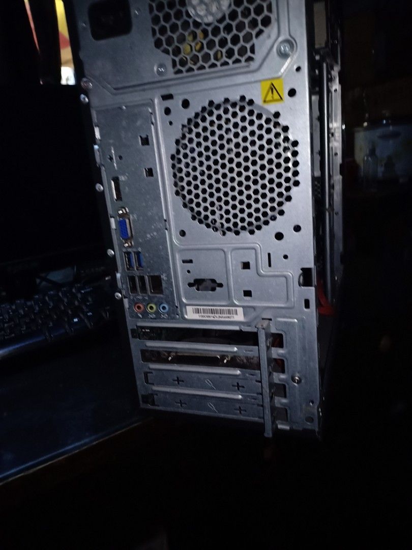 LENOVO THINKCENTRE DESKTOP " No Power" selling as is., Computers & Tech