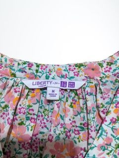 💯 AUTH Liberty London for Uniqlo Floral Blouse