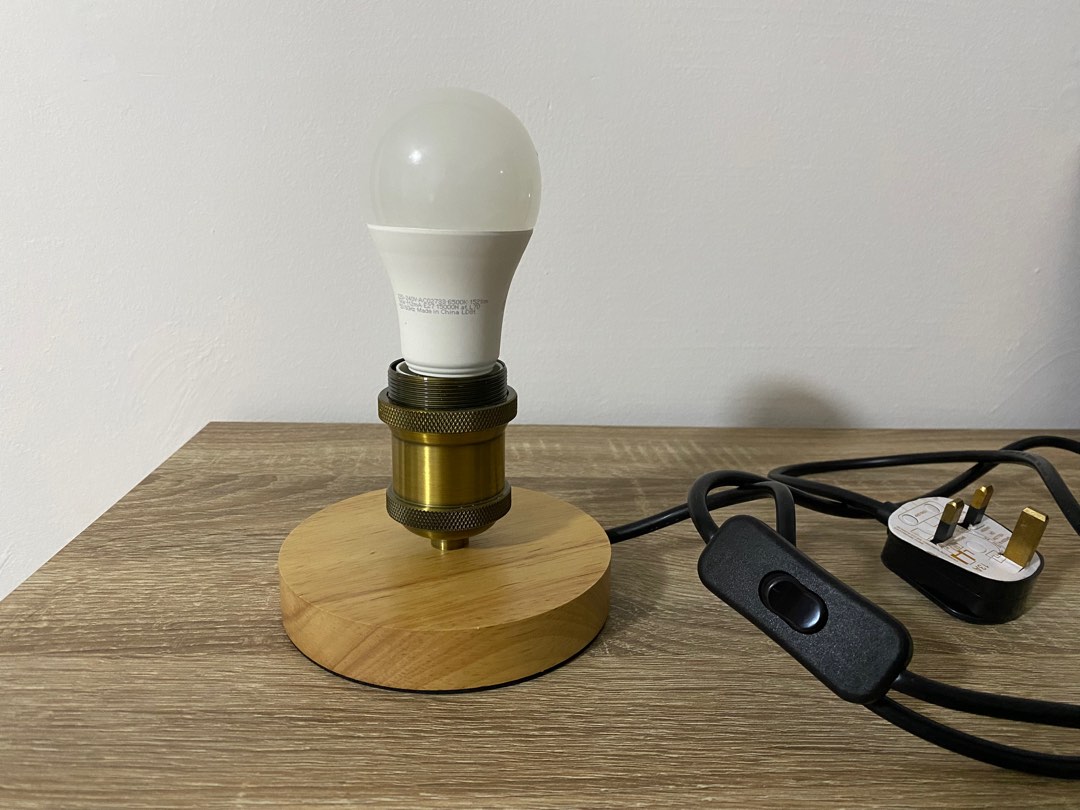 Light Bulb Holder with switch and light bulb, Furniture & Home Living