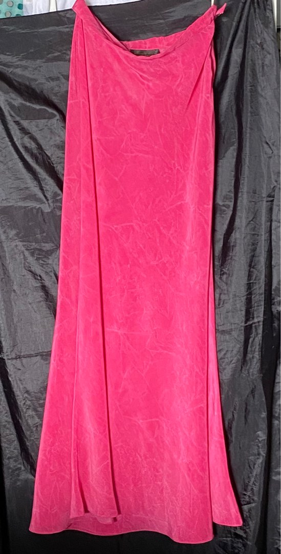 Long Skrit pink, Women's Fashion, Bottoms, Skirts on Carousell