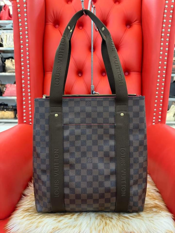 Louis Vuitton Beaubourg Bag