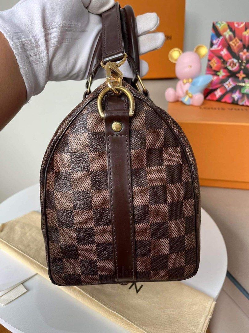LV Damier Ebene Bando 25 (Category: Luxury Bags & Wallets) located in Quezon City. Submitted by kerenjoydomingo (Listing ID 1238716199, Image 2). Description: pre-love original LV BANDO 25 .