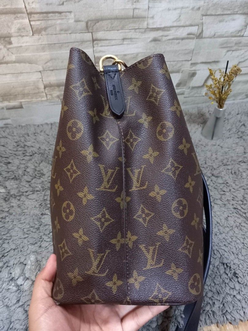 Louis Vuitton Pochette Coussin Bag in 2023  Louis vuitton pochette, Louis  vuitton neverfull mm, Louis vuitton neonoe