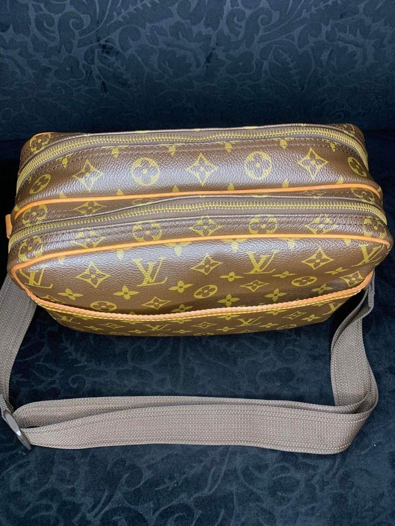 LV reporter bag (Category: Luxury Bags & Wallets) located in Quezon City. Submitted by sizakiel (Listing ID 1238717872, Image 3). Description: .