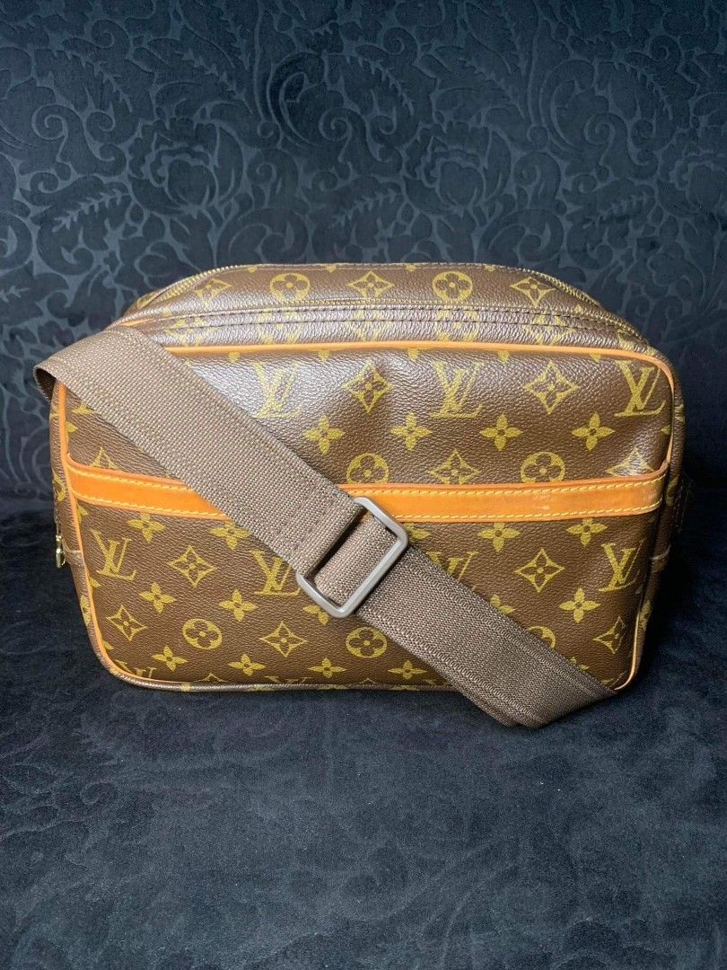 LV reporter bag (Category: Luxury Bags & Wallets) located in Quezon City. Submitted by sizakiel (Listing ID 1238717872, Image 2). Description: .
