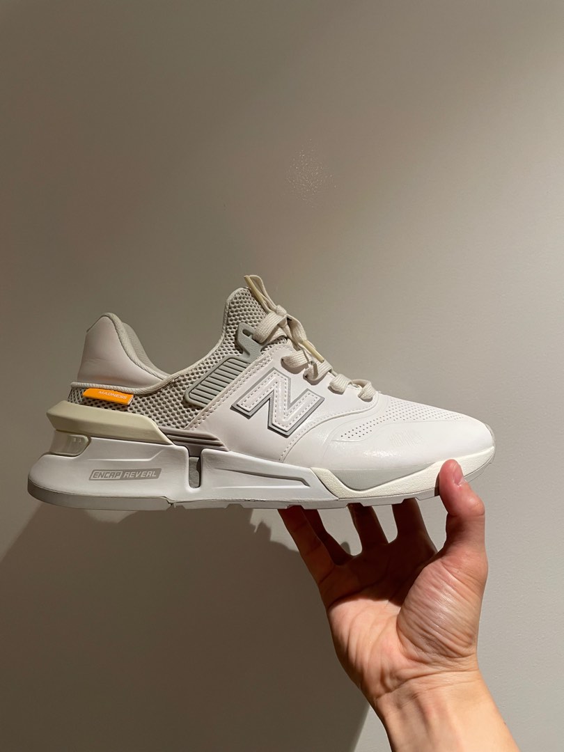 Madness New Balance 997s Triple white 3M