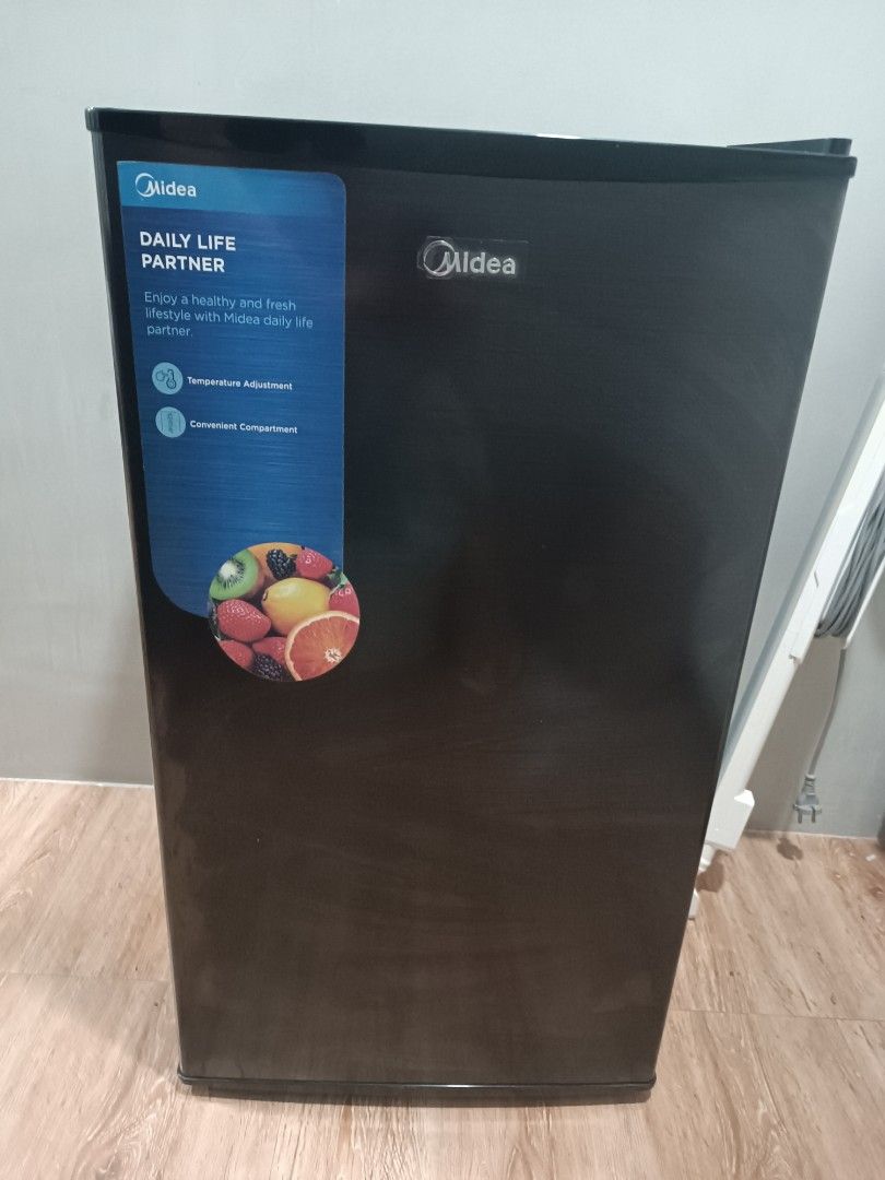 Midea Mini Refrigerator 3.3 Cubic Ft. on Carousell