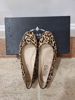 MKORS AUTHENTIC SIZE 5