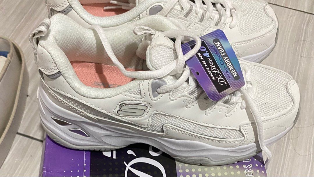 New skechers d'lites made in china bnwb, Fesyen Wanita, Sepatu di Carousell