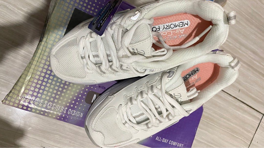 New skechers d'lites made in china bnwb, Fesyen Wanita, Sepatu di Carousell