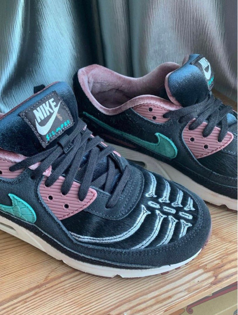 NIKE Air Max 90 Special Edition Siempre Familia Men s Fashion