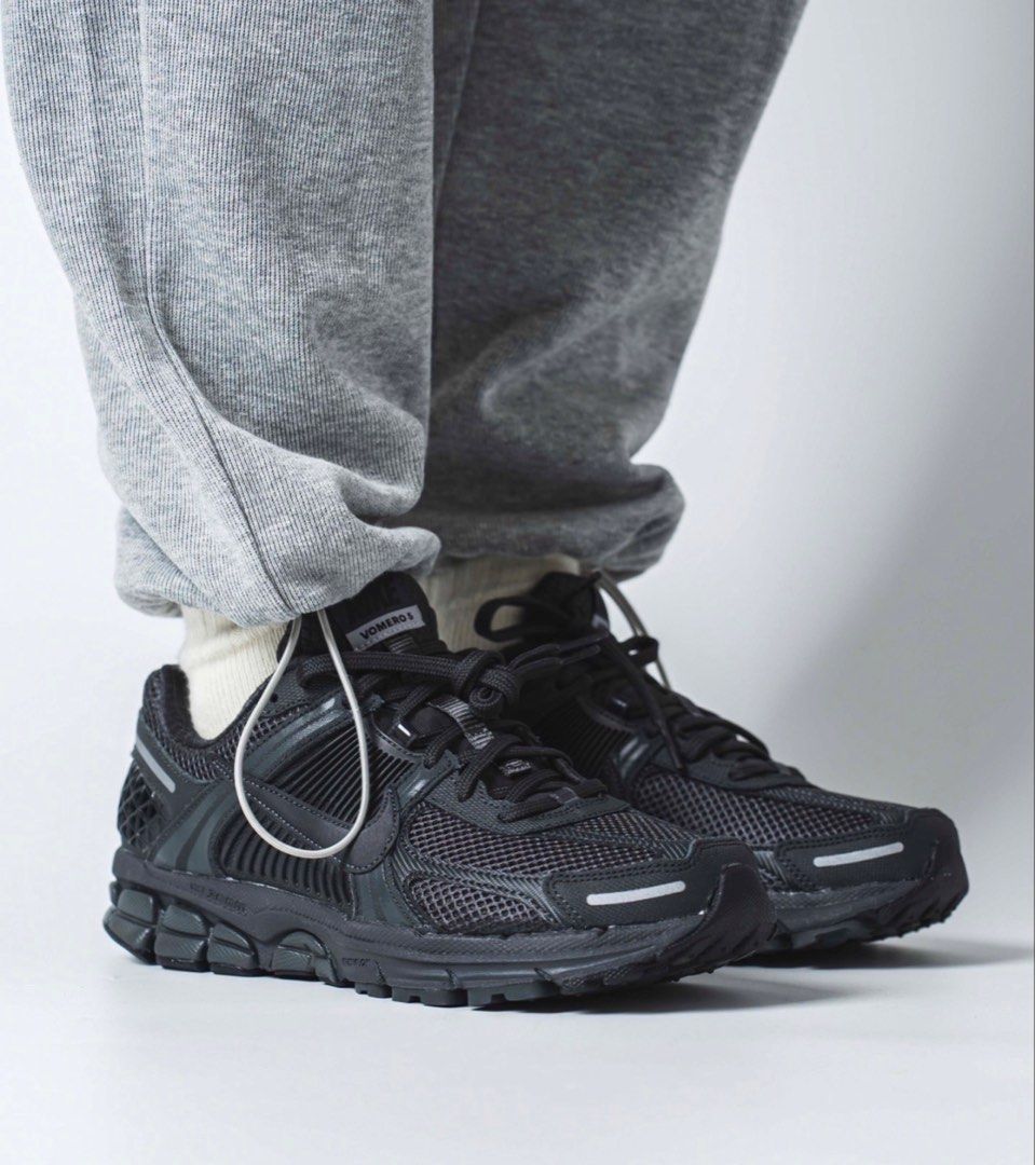 Vomero 5 black new arrivals