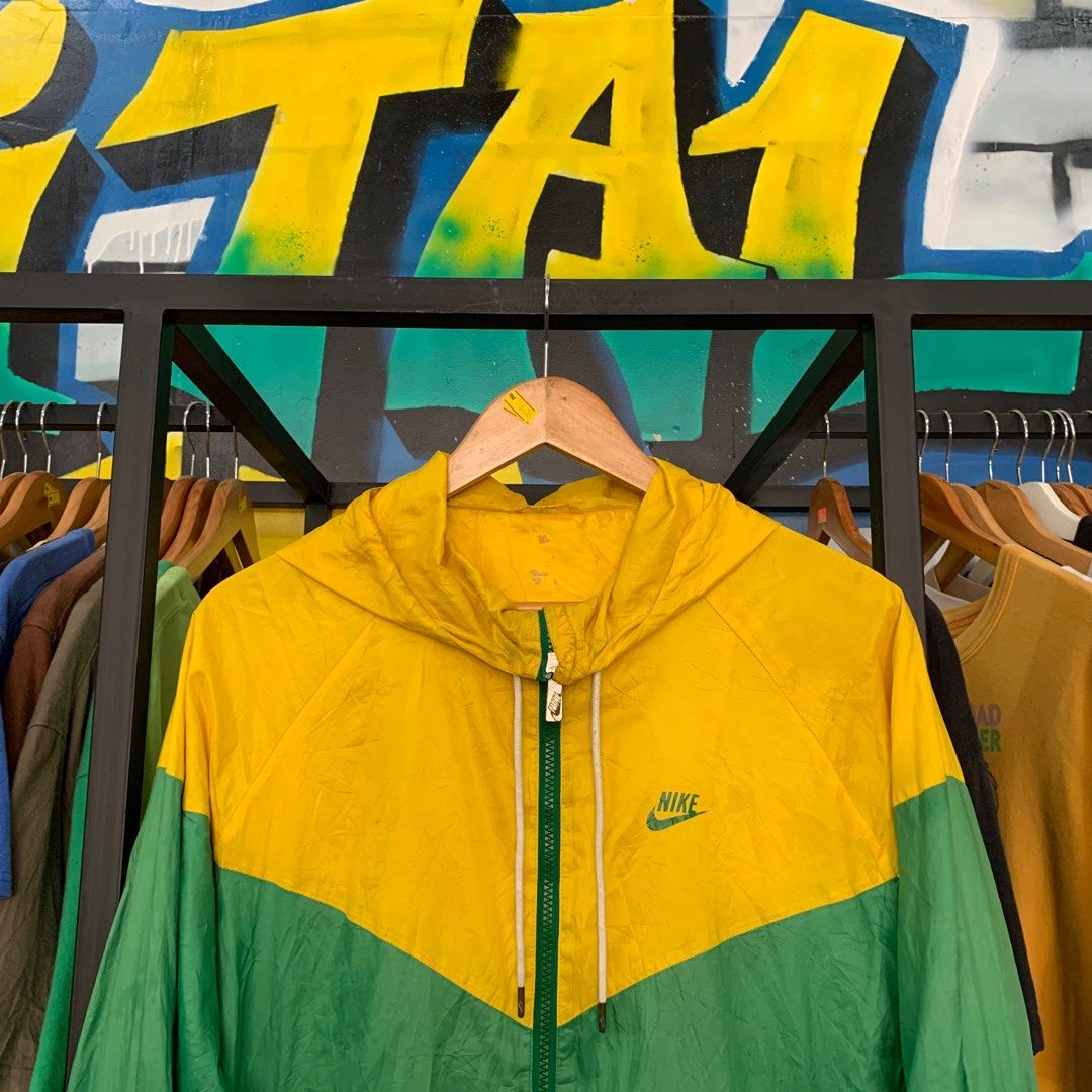 NIKE WINDBREAKER JACKET Men s Fashion Coats Jackets and