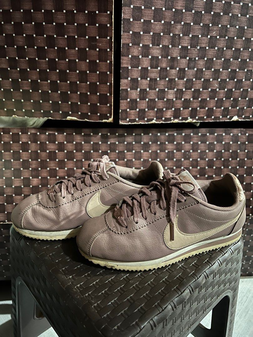Nike Cortez Rose gold, Men's Fashion, Footwear, Sneakers on Carousell