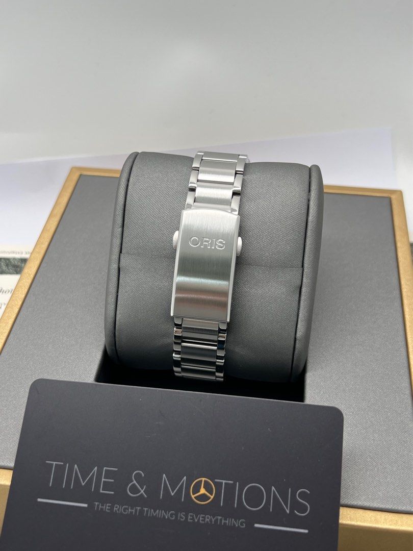 Oris Aquis Date Green 41.5mm Pre owned Luxury Watches on Carousell