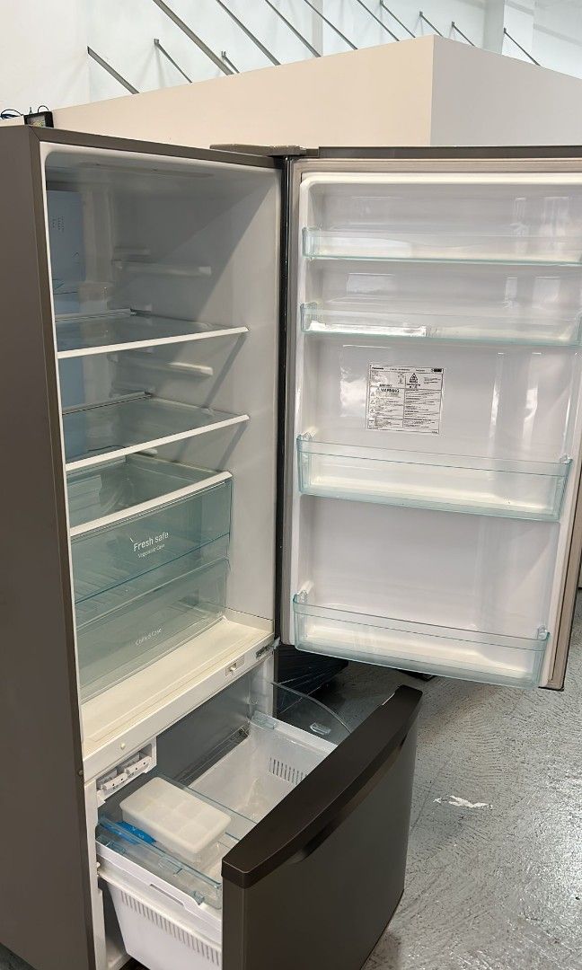 パナソニック 冷蔵庫 NR-B145W-T 品 138L 2013年※冷凍室のトレー割れ 