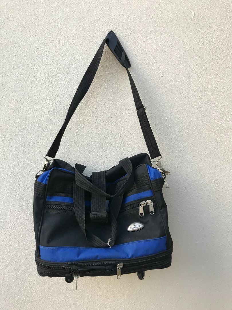 Weekend bag with discount wheels