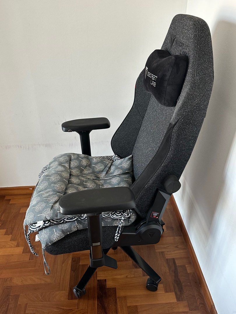 Titan store 2021 chair