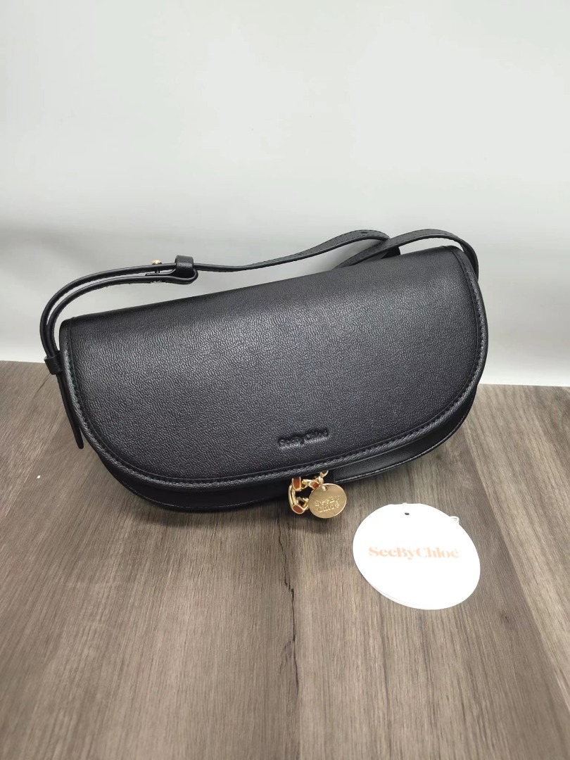 See By Chloe Mara Baguette Shoulder Bag in Black - CHS23SSB93388-001, 名牌,  手袋及銀包- Carousell