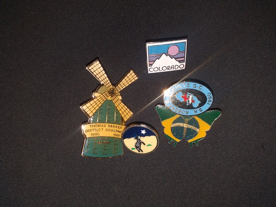 Set of Vintage Pins From The 70s80s, Hobbies & Toys, Memorabilia