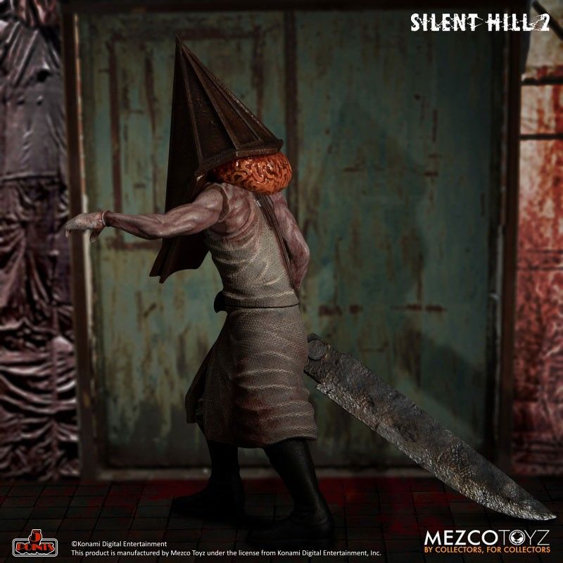 Self] Pyramid Head Cosplay w/ New Sword : r/silenthill