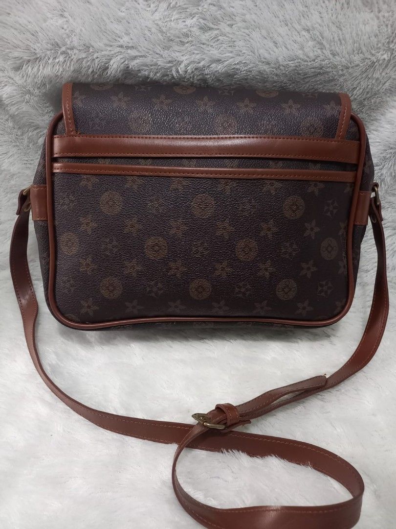 LV Sling gibeciere pm authentic, Fesyen Wanita, Tas & Dompet di