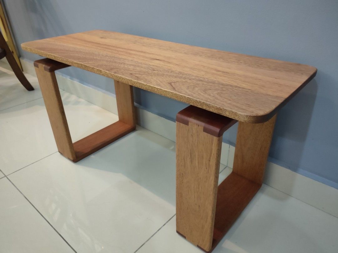 Small table (Category: Tables & Sets) located in Singapore. Submitted by ranmadevan (Listing ID 1238627286, Image 2). Description: .