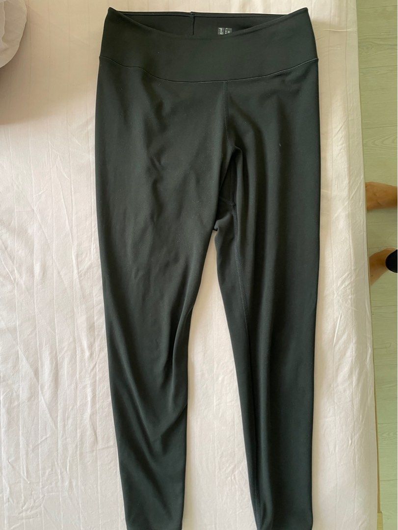 Uniqlo AIRism yoga pants, Women's Fashion, Activewear on Carousell