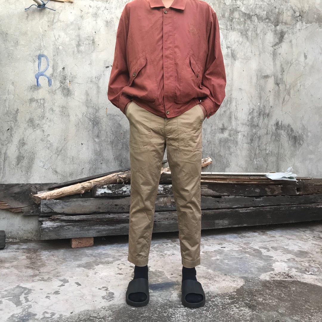 Uniqlo fatigue pants on Carousell