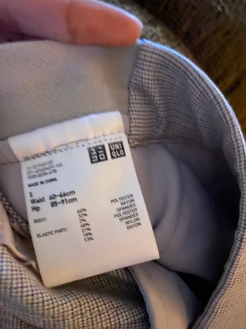 Uniqlo pants (Category: Jeans) located in Binan City. Submitted by chipmunkedcheeks (Listing ID 1238699464, Image 2). Description: .