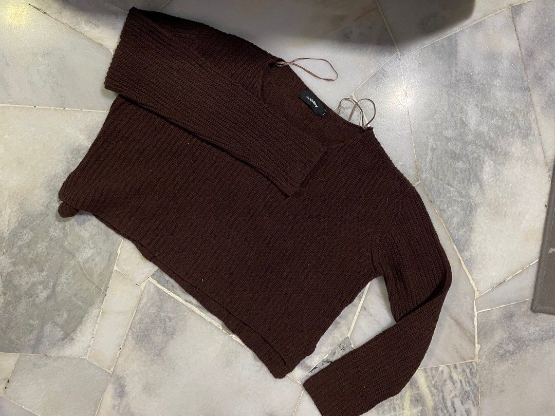 Valley sales girl knitwear