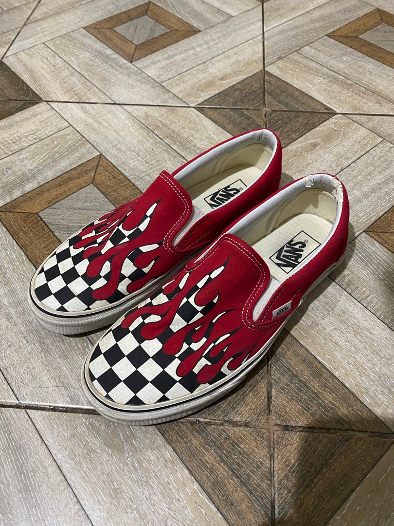 Checkerboard drip outlet vans