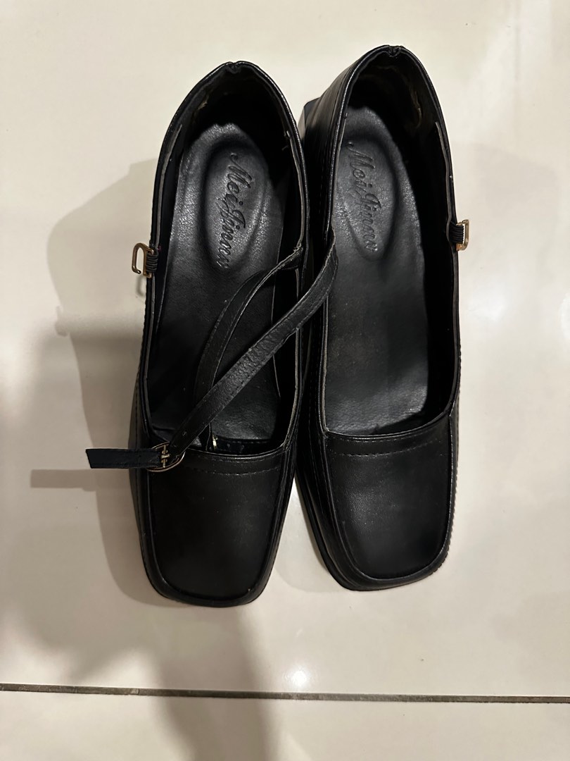 Vintage black shooes, Women's Fashion, Footwear, Loafers on Carousell